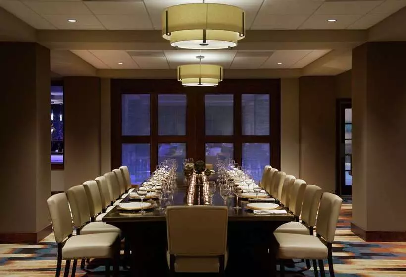 Otel Embassy Suites By Hilton Portland Tigard