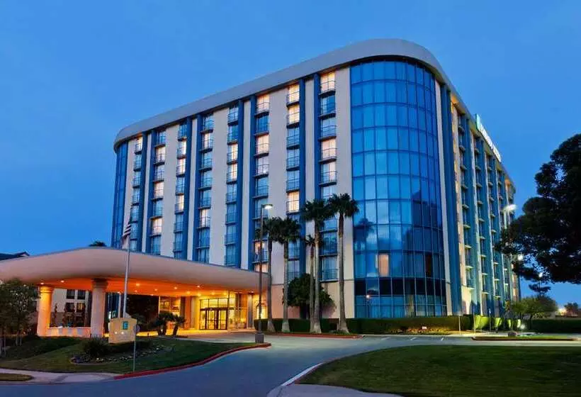 호텔 Embassy Suites San Francisco Airport   South San Francisco