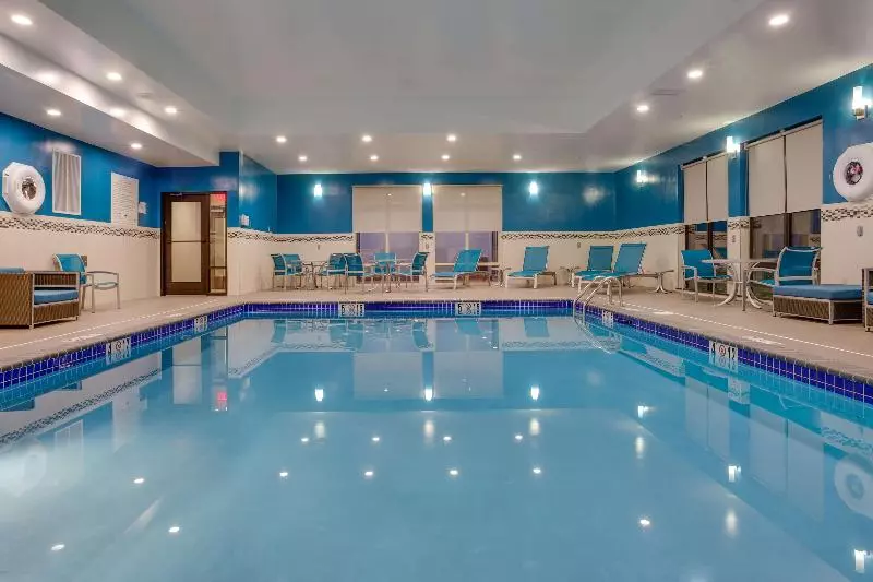 בית מלון כפרי Holiday Inn Express Philadelphia Ne Bensalem, An Ihg