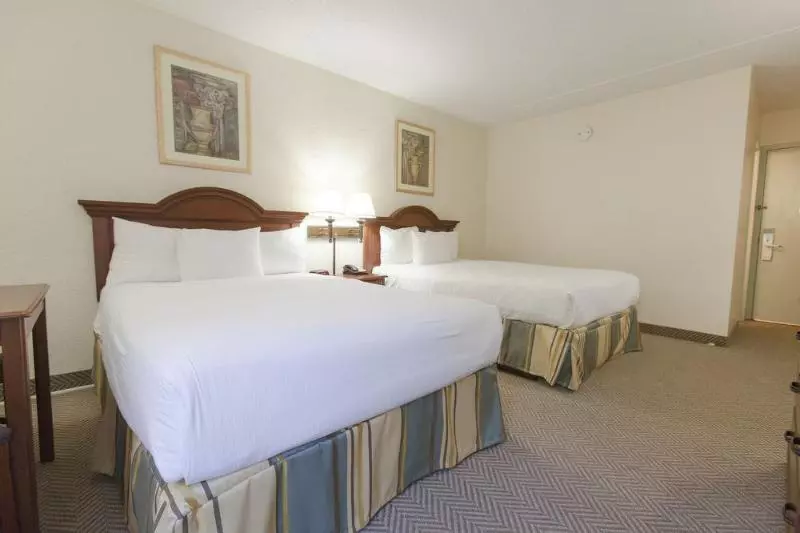 Отель Inns Of Virginia Arlington