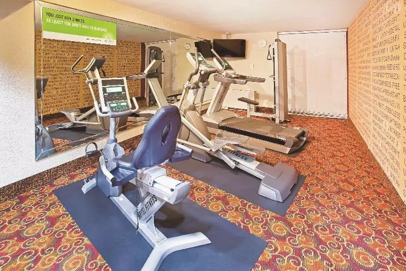 ホテル La Quinta By Wyndham Dallas I 35 Walnut Hill Ln