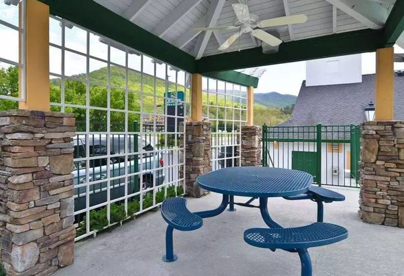 فندق Quality Inn & Suites Biltmore East