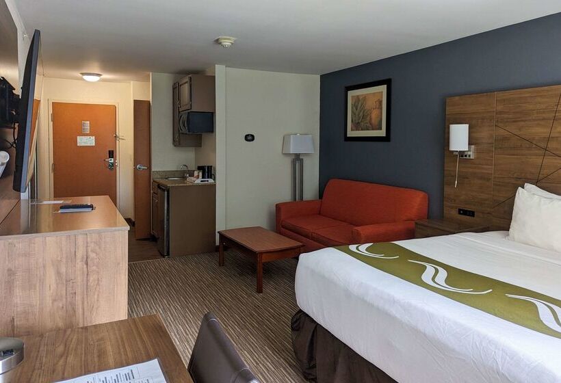 فندق Quality Inn & Suites Northampton Amherst