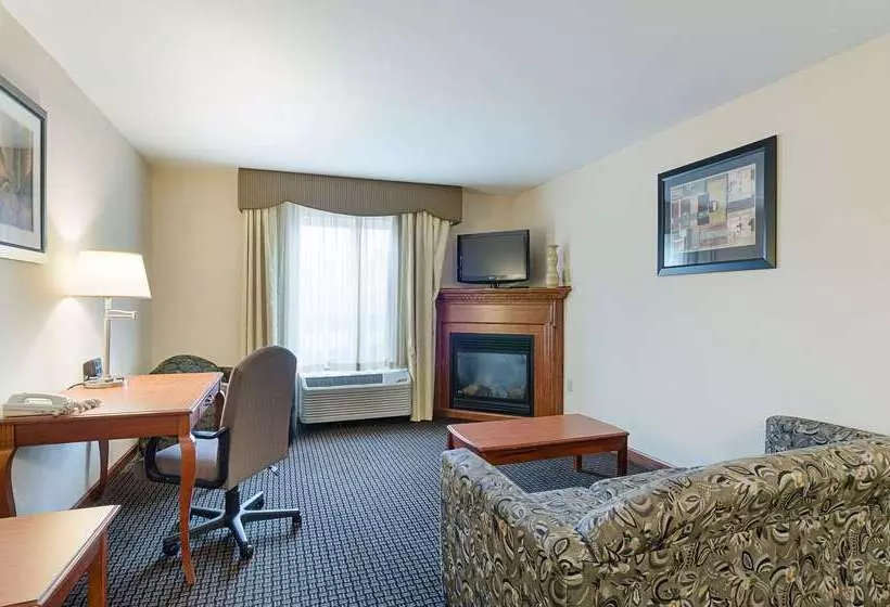 酒店 Quality Inn & Suites Northampton Amherst