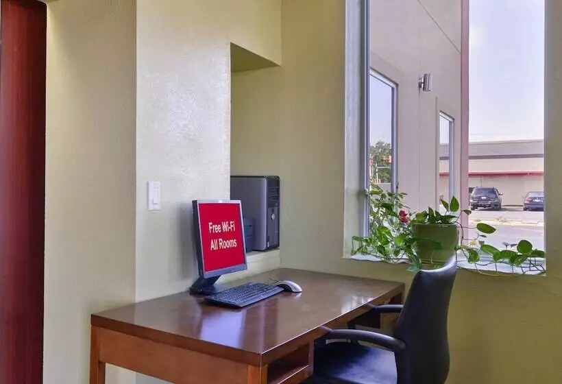 Отель Red Roof Inn Chambersburg