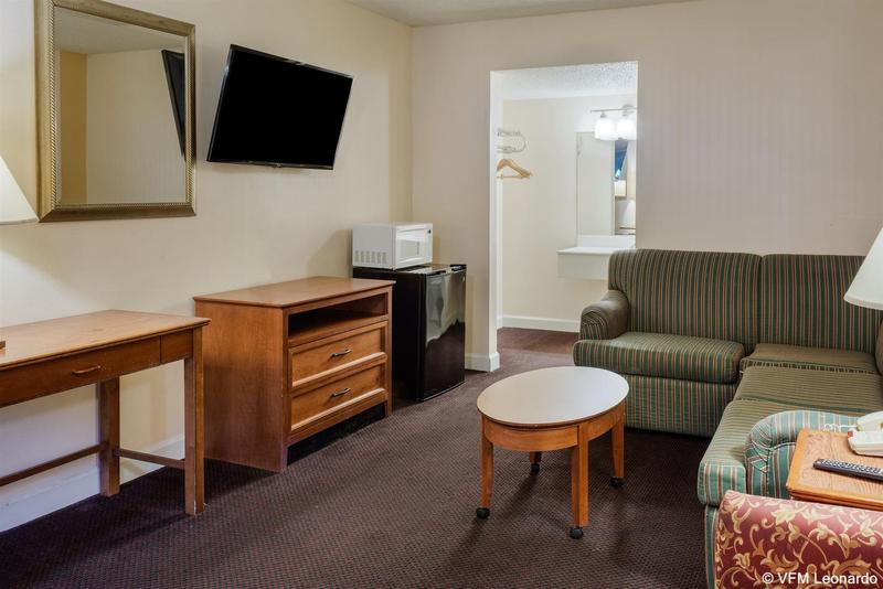 酒店 Rodeway Inn Colonial Heights I95