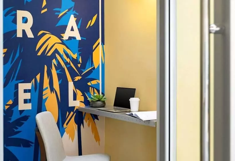 Отель Sheraton Suites Chicago O'hare