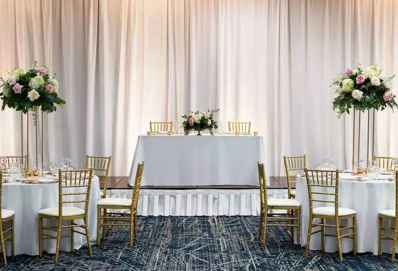 Отель Sheraton Suites Chicago O'hare