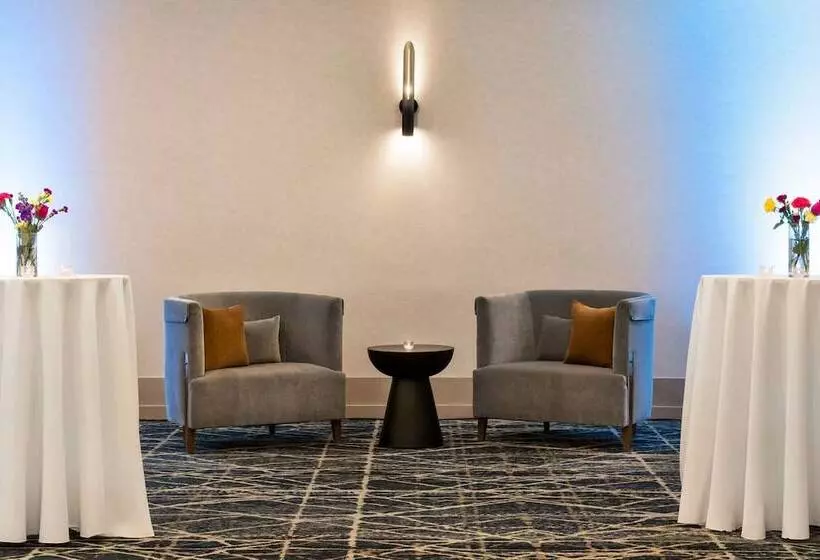 Отель Sheraton Suites Chicago O'hare