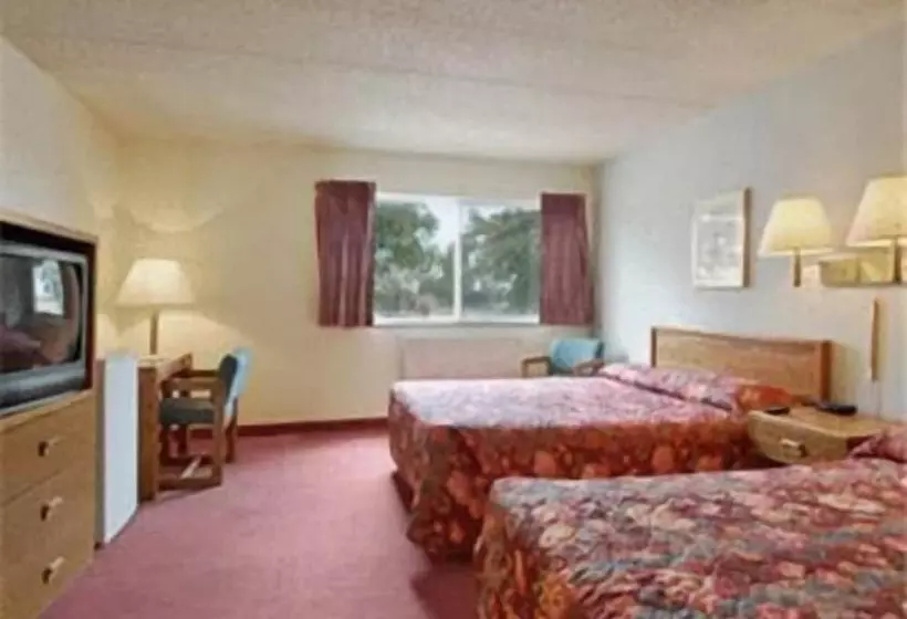 酒店 Sunset Inn & Suites