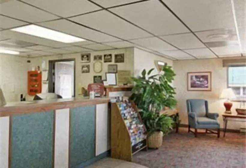 酒店 Sunset Inn & Suites