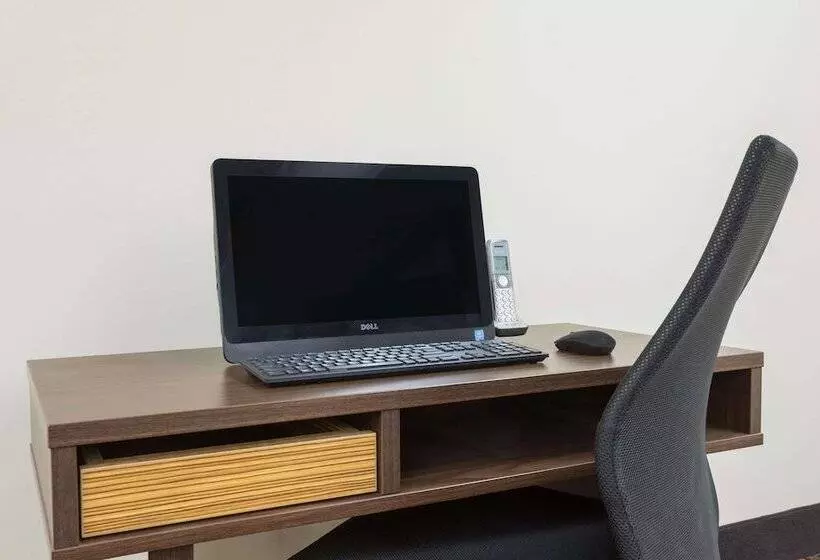 هتل Super 8 By Wyndham Asheville Airport