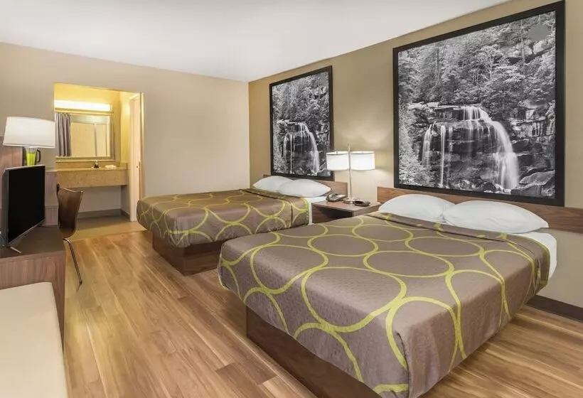 Hotelli Super 8 By Wyndham Asheville Airport