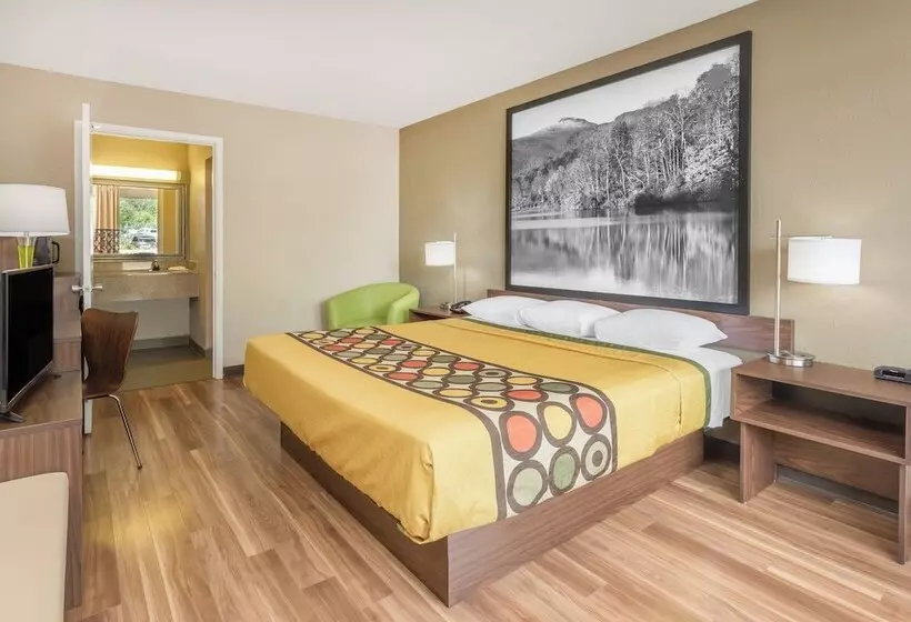 Hotelli Super 8 By Wyndham Asheville Airport