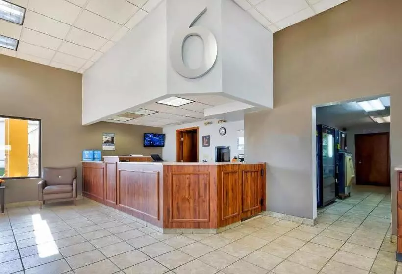 Motel 6 Effingham, Il