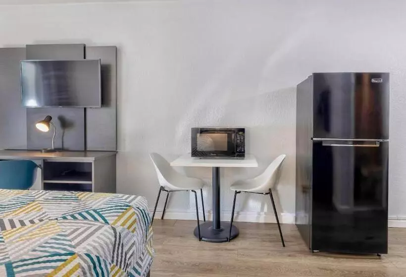 Motel 6 Effingham, Il