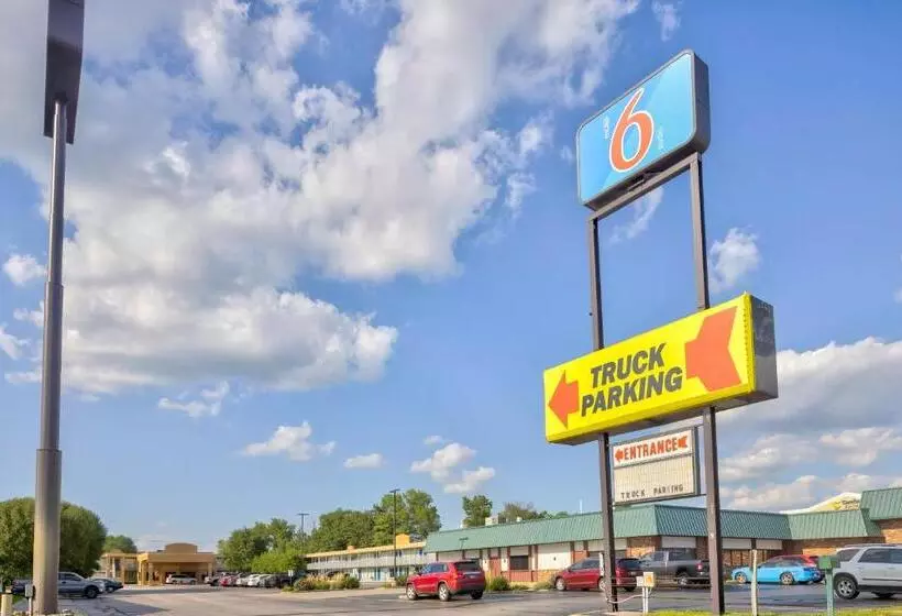 Motel 6 Effingham, Il