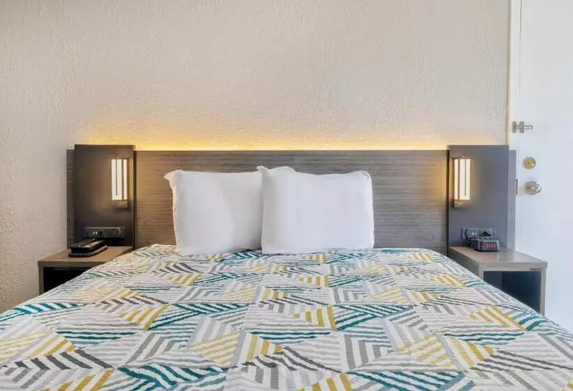 Motel 6 Effingham, Il