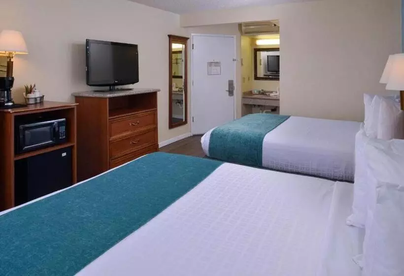 מוטל Edgewater Inn And Suites