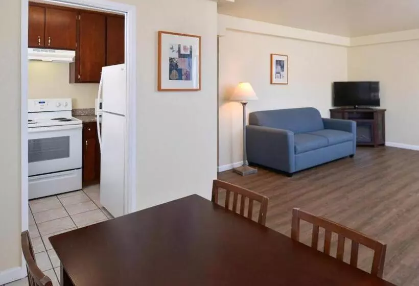 מוטל Edgewater Inn And Suites