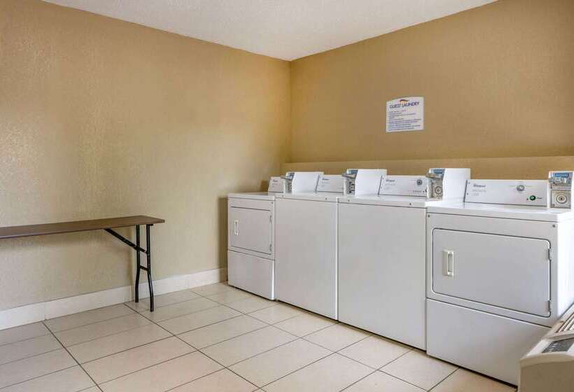 هتل Baymont By Wyndham Columbus Ga