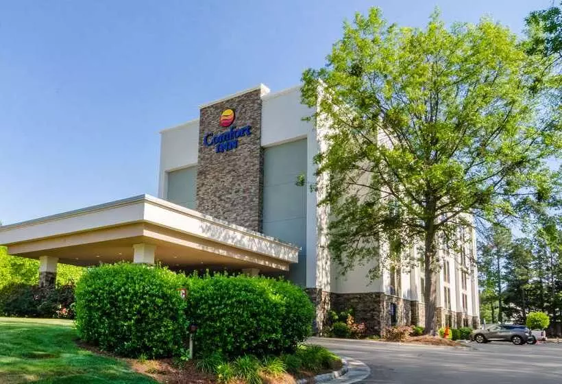 בית מלון כפרי Comfort Inn Raleigh Midtown