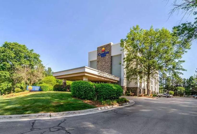 בית מלון כפרי Comfort Inn Raleigh Midtown