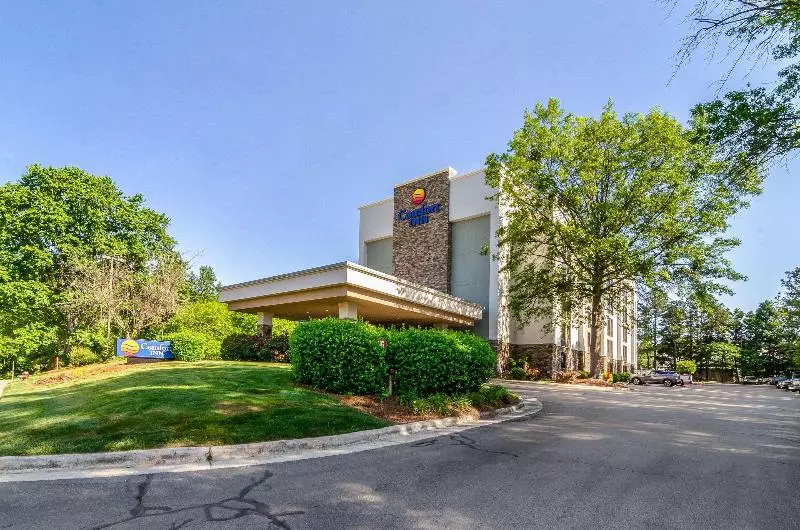 בית מלון כפרי Comfort Inn Raleigh Midtown