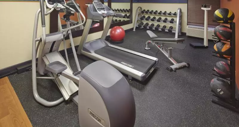 בית מלון כפרי Comfort Inn Raleigh Midtown