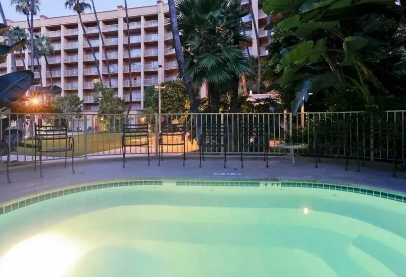 فندق Crowne Plaza  Mission Valley