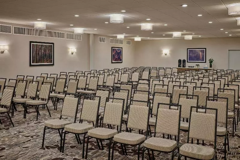 Delta Hotels By Marriott Chicago Willowbrook