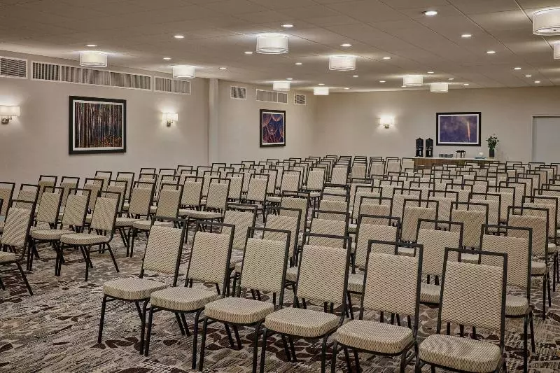 Delta Hotels By Marriott Chicago Willowbrook