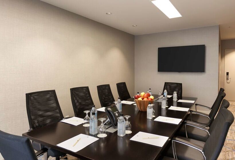 Doubletree By Hilton Hotel & Suites Houston By The Galleria