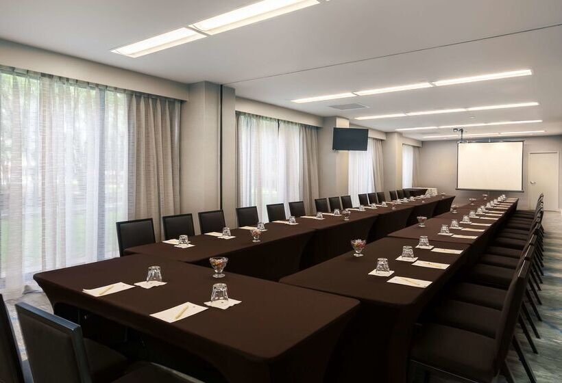 Doubletree By Hilton Hotel & Suites Houston By The Galleria