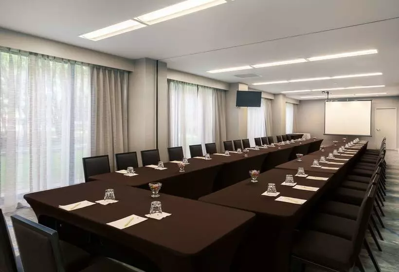 Doubletree By Hilton Hotel & Suites Houston By The Galleria