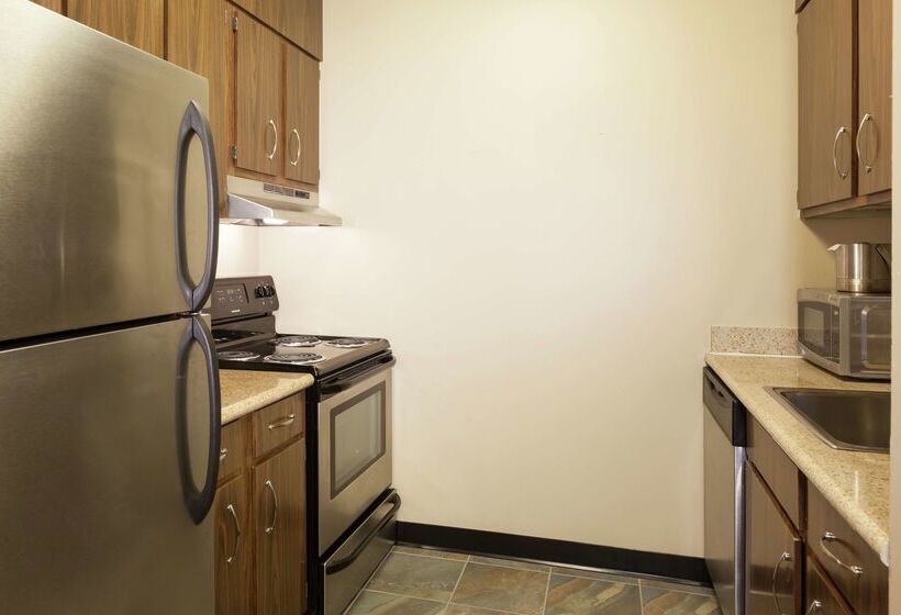 Doubletree By Hilton Hotel & Suites Houston By The Galleria