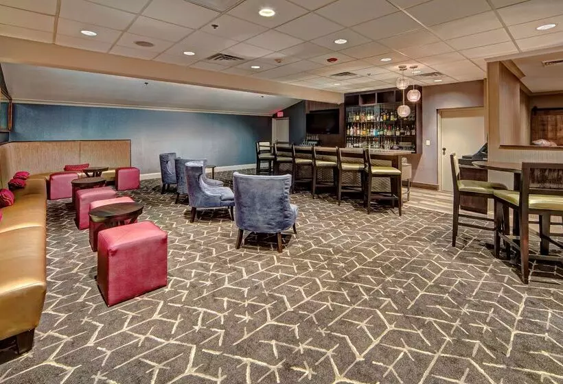 Doubletree By Hilton Hotel Decatur Riverfront