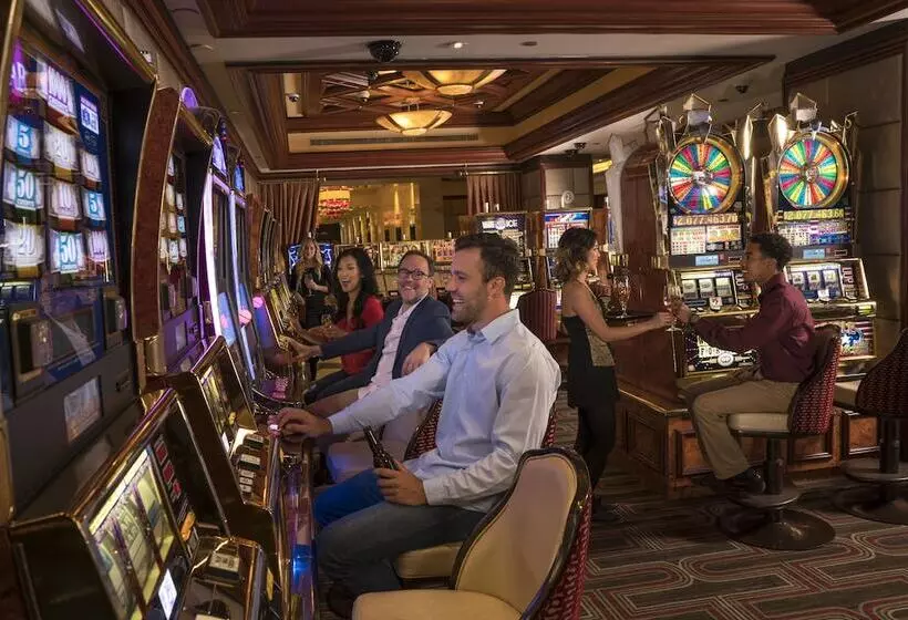 Golden Nugget Hotel & Casino Las Vegas