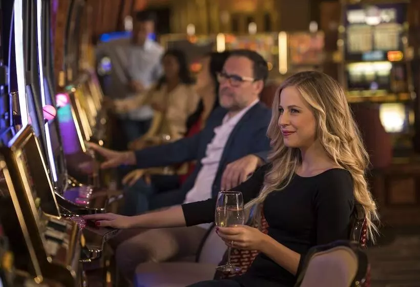 Golden Nugget Hotel & Casino Las Vegas