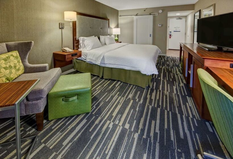 هتل Hampton Inn Charlottesville