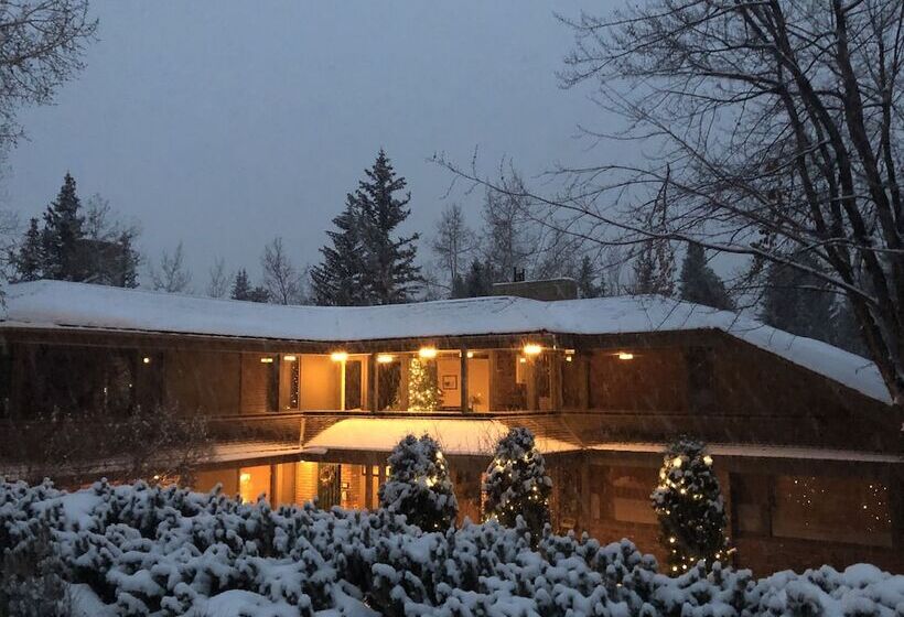 هتل Hearthstone House