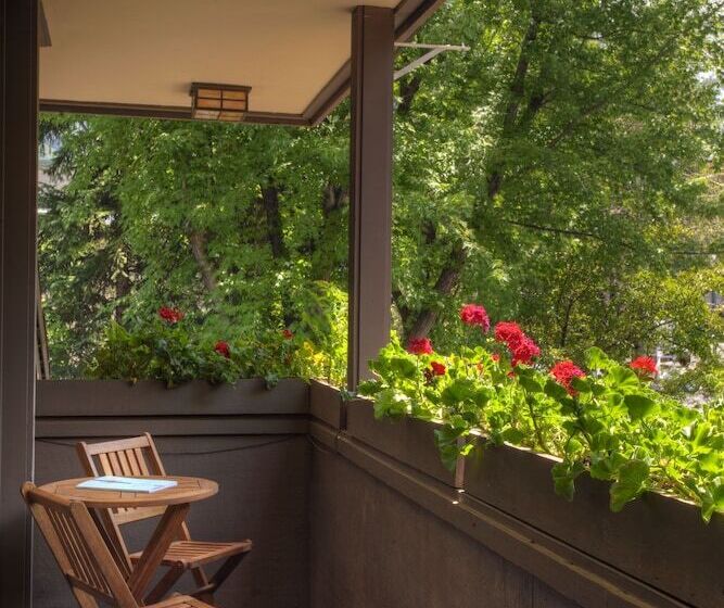 هتل Hearthstone House