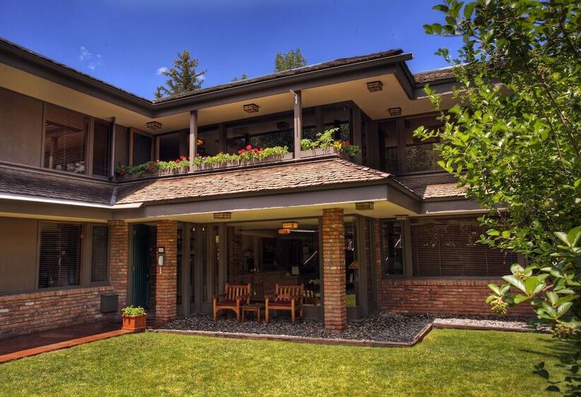 هتل Hearthstone House