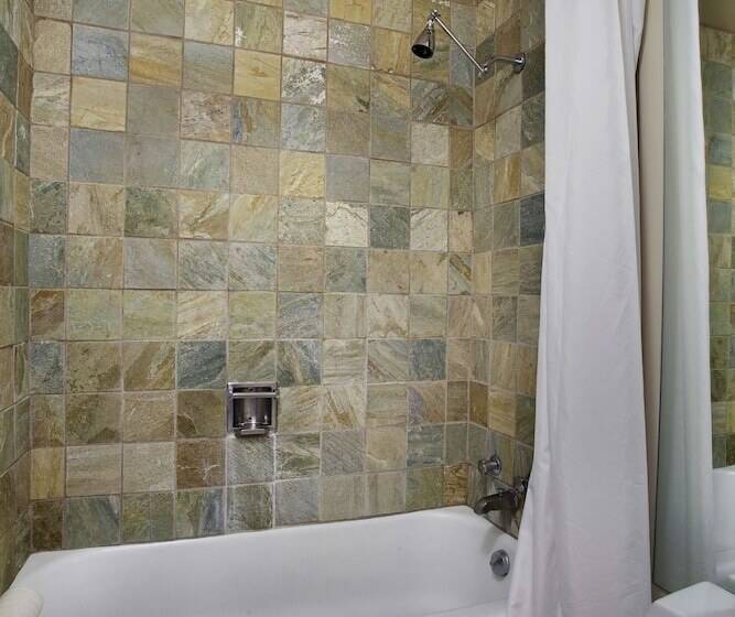 هتل Hearthstone House