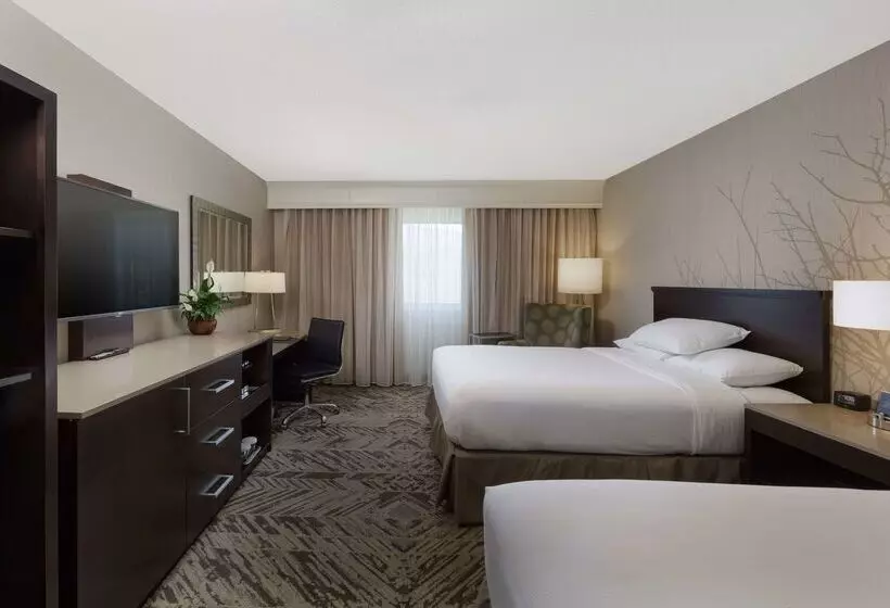 فندق Hilton Cincinnati Airport
