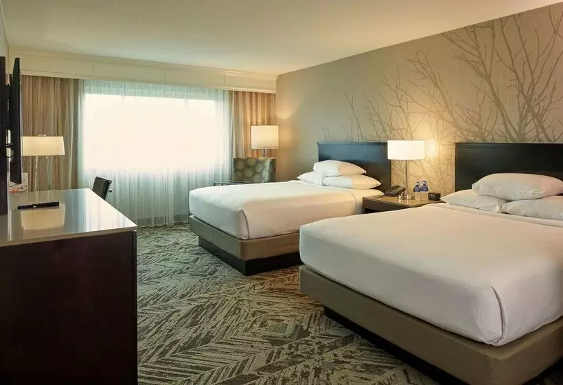 فندق Hilton Cincinnati Airport