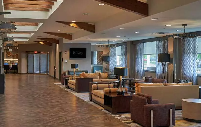 فندق Hilton Cincinnati Airport