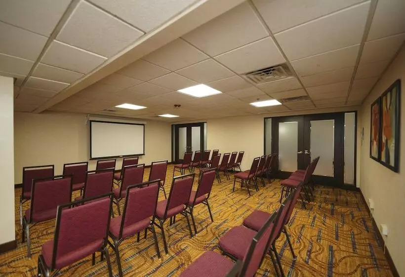 فندق Holiday Inn & Suites Chicago Carol Stream Wheaton, An Ihg