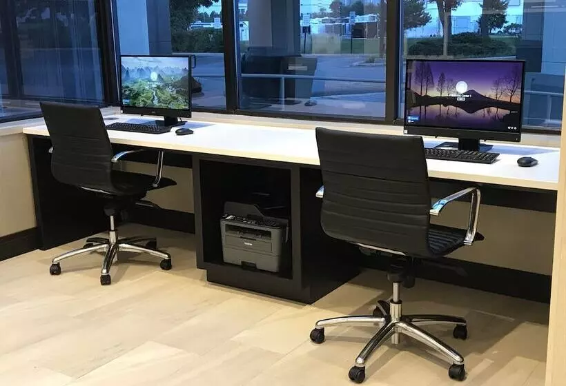 فندق Holiday Inn & Suites Chicago Carol Stream Wheaton, An Ihg