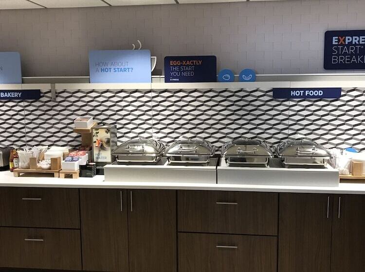 فندق Holiday Inn Express Memphis Medical Center   Midtown, An Ihg